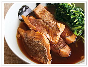 鯛の煮つけ 根三つ葉添え